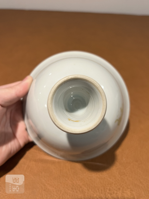 清康熙 白釉暗刻龙纹高足碗 - 图9